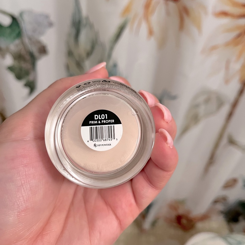 Kiara sky dip powder polish